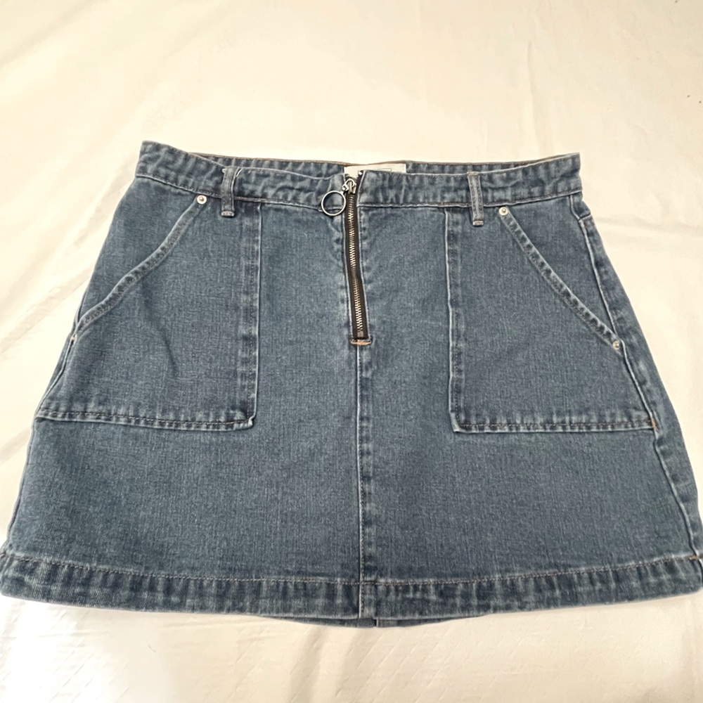 Denim XL Mini Skirt by Eightytwo from Ardene. Two large side pockets.